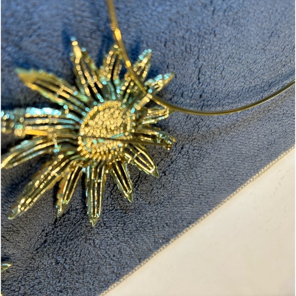 Sarah Coventry Vintage Starburst Three Pcs Set Broach & Earrings - Picture 6 of 10